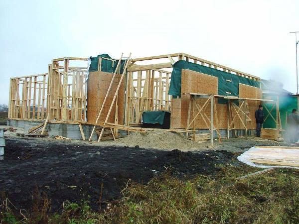 Побудувати будинок