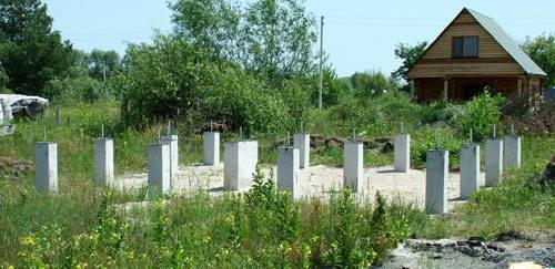 фундамент з окремих стовпів