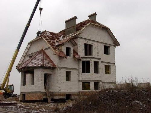 Будинок з газо-або пінобетонних блоків