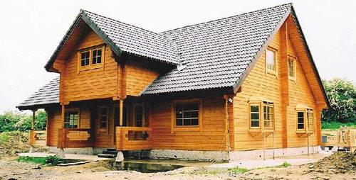 Дерев'яний будинок з колод або брусів - хата