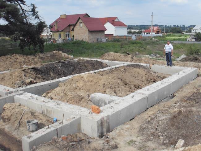 Фундамент будинку з ФБС