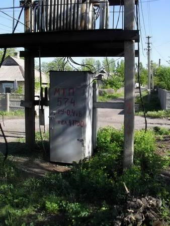 дом рядом с трансформаторной будкой