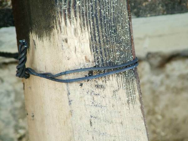 побудувати каркасно щитовий будинок. Прив'язка балок дротом