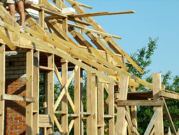 Робимо навіс над ганком