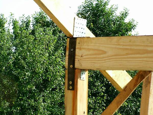 Кріплення крокв до опорної балці