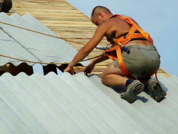 Уривок кута шиферу за місцем