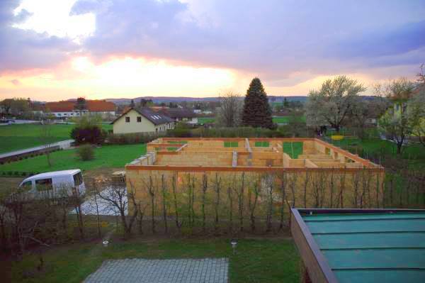 Заливаем монолитный пояс и перемычку