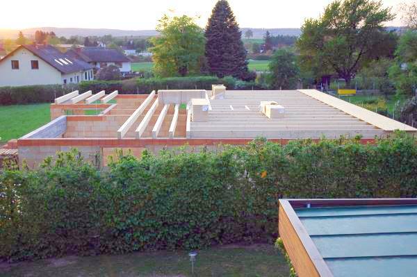 Раскладываем балки перекрытия