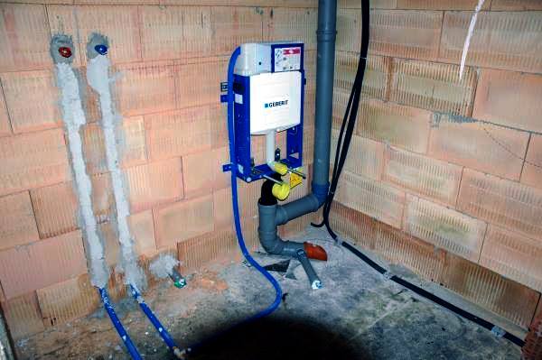 Монтируем сантехнику